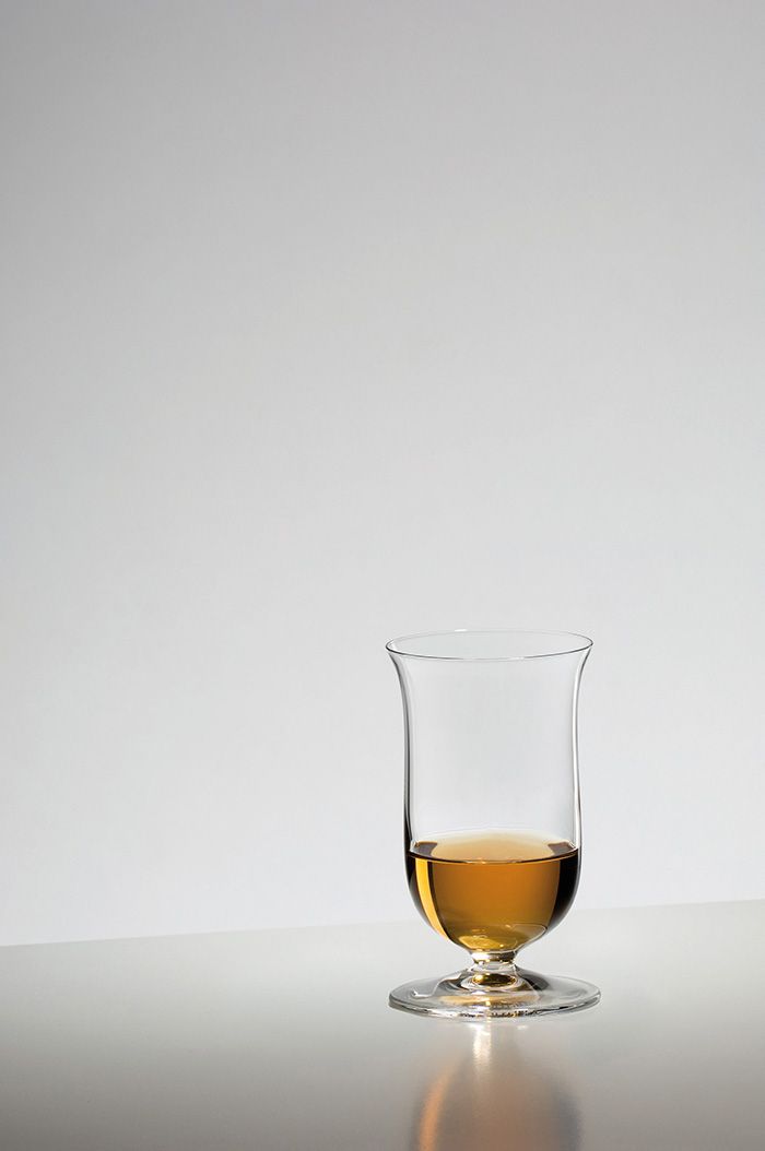El vaso específico para whisky de pura malta de Riedel, diseñado para separar los vapores picantes del aroma del whisky / Foto cortesía de Riedel
