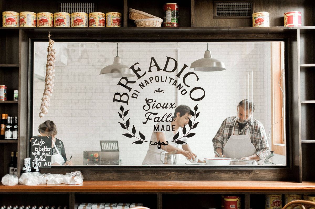 Bagere, der arbejder hos Breadico.
