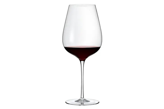 赤ワイングラスと白ワイングラスの違い