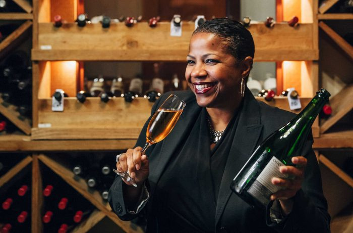 „Su visais elgiesi vienodai oriai ir pagarbiai“, – sako Tonya Pitts, metų someljė | Vyno entuziasto 2022 m. vyno žvaigždės apdovanojimai