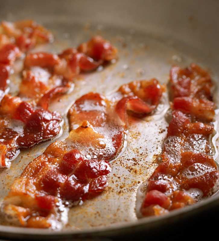 Hur man lagar bacon perfekt 4 sätt och vilken metod man aldrig ska använda