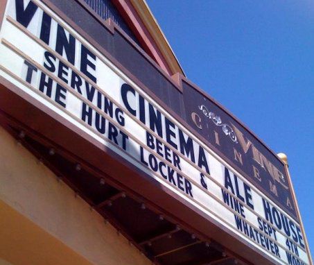 A Vine Bar mozi külső nézete.