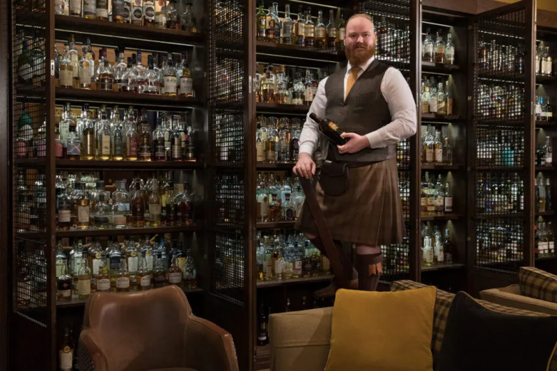 12 de los mejores hoteles del mundo para los amantes del whisky