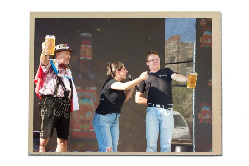 Dentro da Oktoberfest da Palestina, um oásis encharcado de cerveja em uma região em conflito