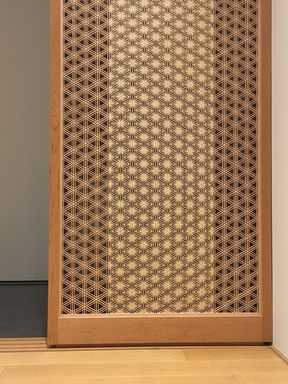 باب خشبي منزلق على طراز التصميم الداخلي الياباني