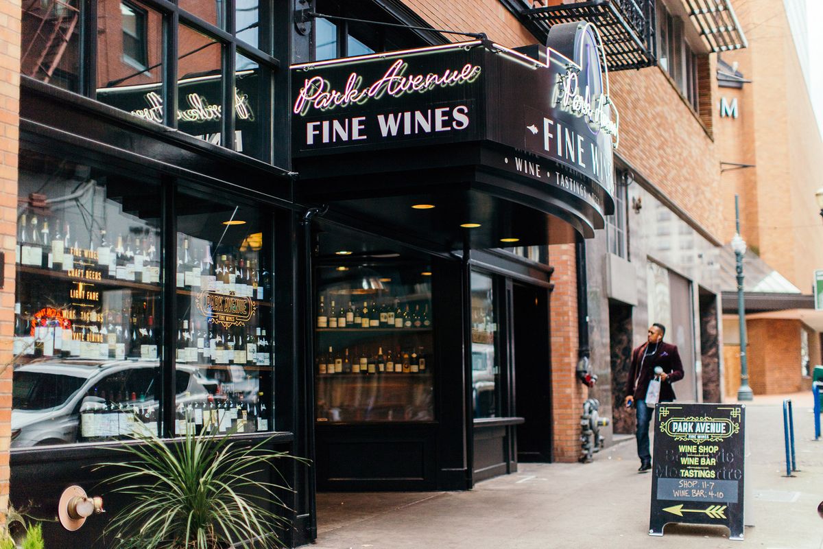 In einem historischen Jazzclub befindet sich Park Avenue Fine Wines, Portland, Oregon / Foto von Matt Gonzalez