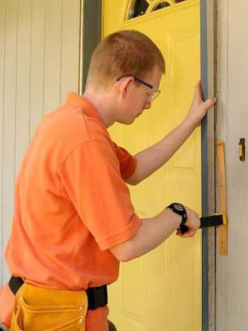 Како инсталирати лајсну спољних врата за брзо ажурирање