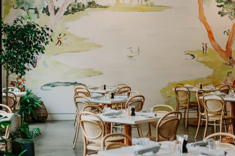   విల్లా's Dining Room Mural by Happy Menocal