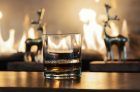 Οι καινοτόμοι οινοπνευματοποιοί δημιουργούν Smoky Whiskeys (Απλά μην τους αποκαλείτε «Scotch»)