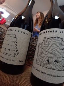 Botellas en Neighborhood Vineyards Project