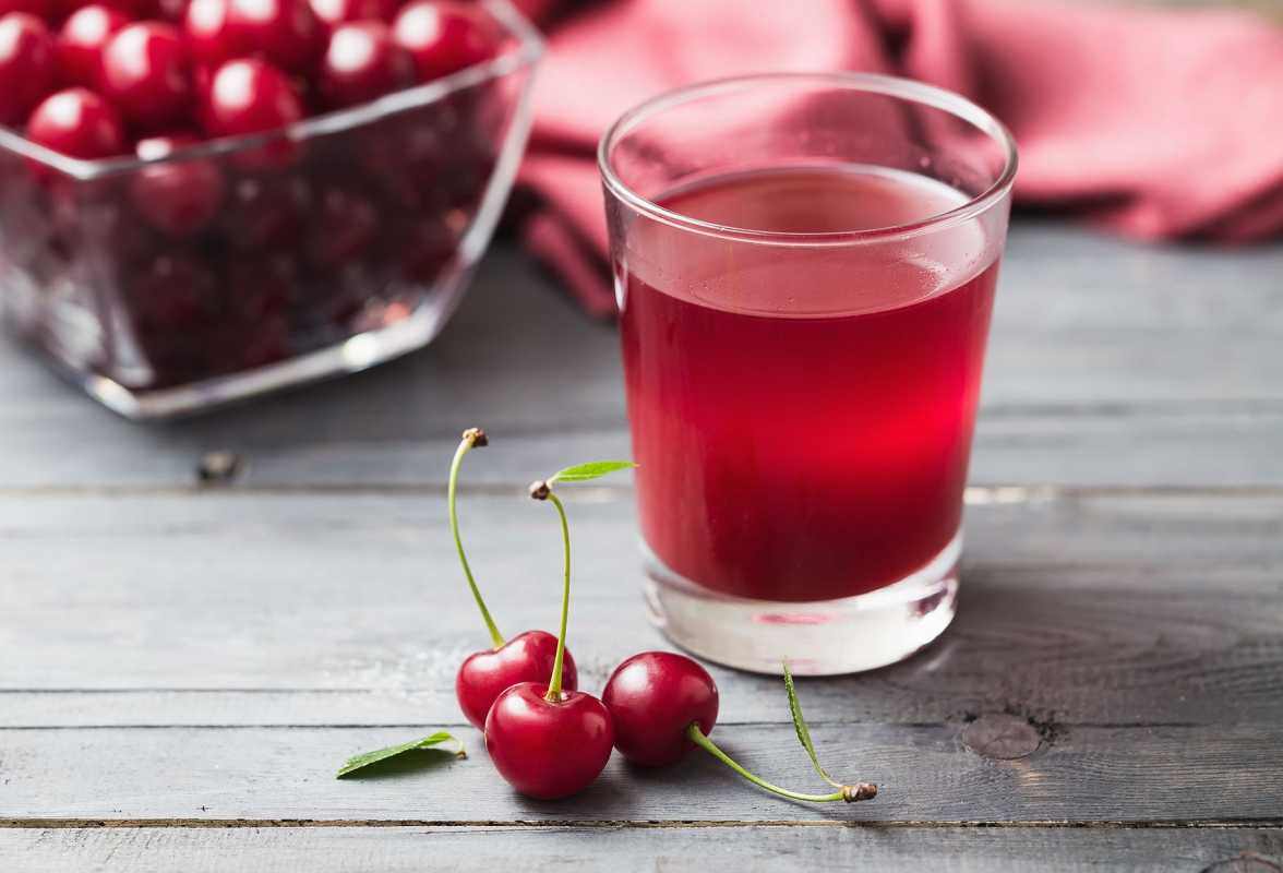 4 prednosti kislega češnjevega soka, zaradi katerih ga boste pili vsak dan