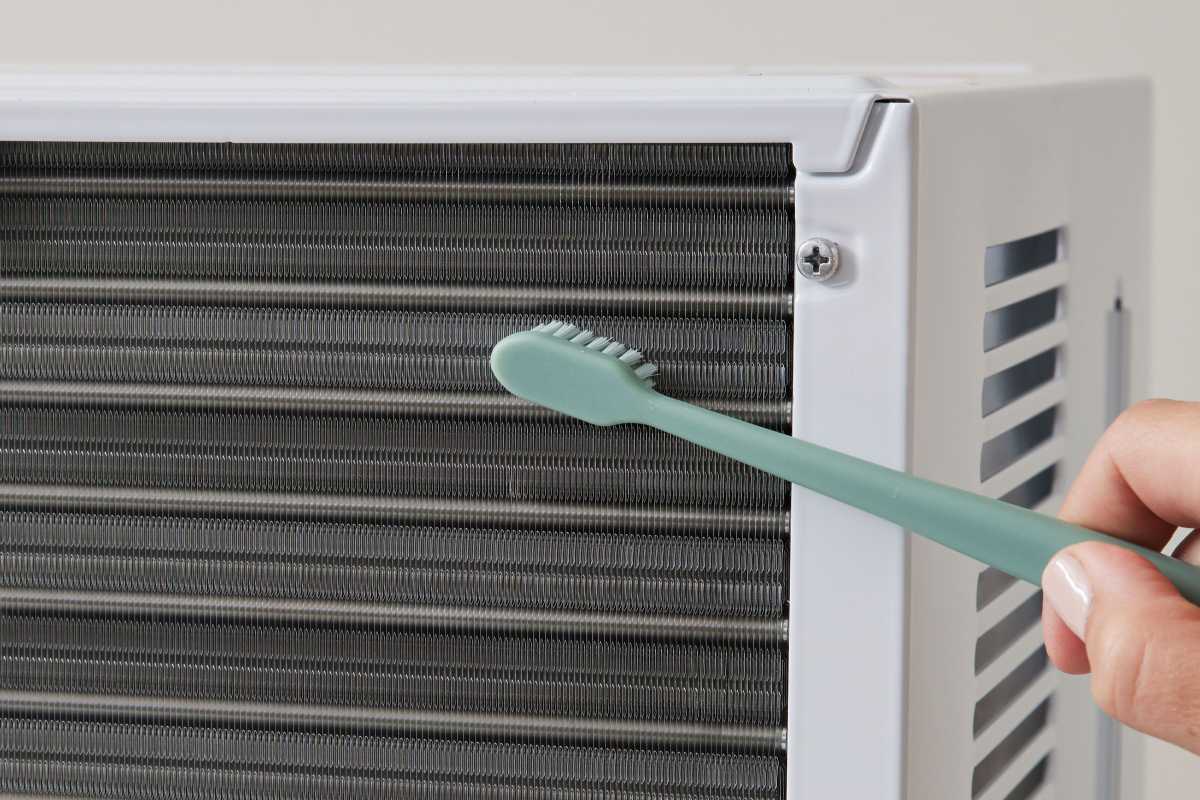 Hur man rengör en AC-enhet för fönster - steg 4