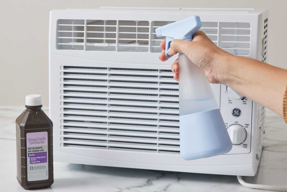 Cara membersihkan unit AC jendela - langkah 7