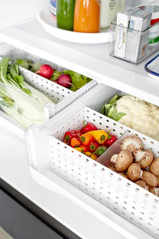 Tips voor het grondig reinigen van een koelkast, zowel van binnen als van buiten
