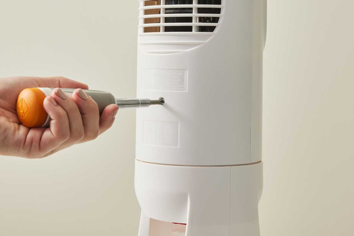 Comment nettoyer un ventilateur tour Honeywell – étape 1
