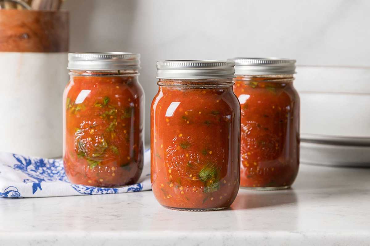 Cómo enlatar tomates de la manera correcta en solo 5 pasos