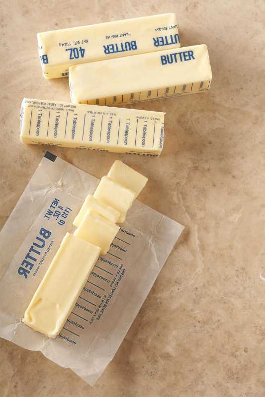 Vad är skillnaden mellan margarin och smör i recept?