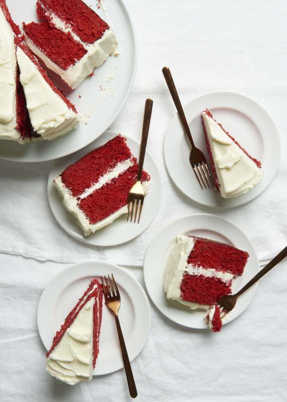 ¿Qué es el pastel Red Velvet y por qué es rojo?