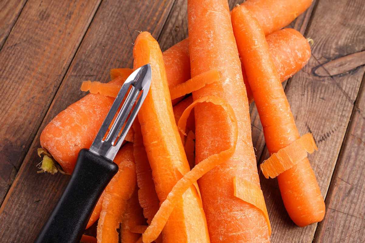 Moet je wortels schillen om ze te eten? Dit is wat experts zeggen