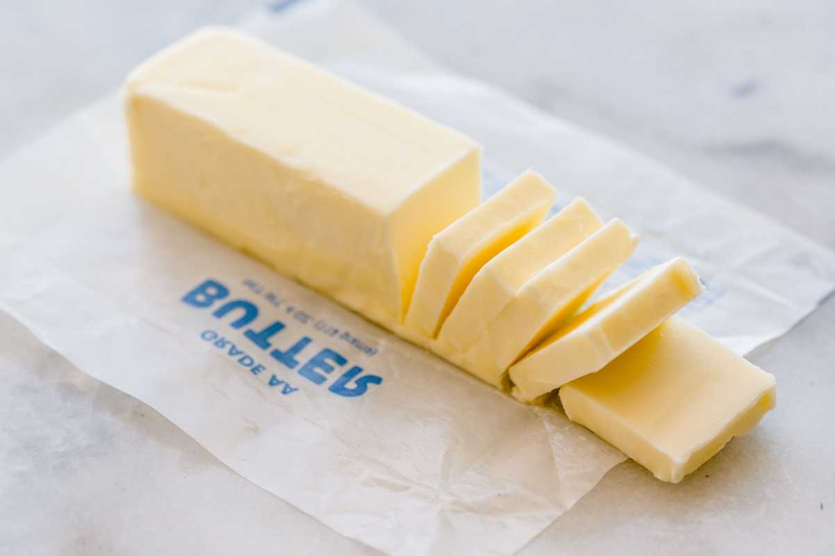 Quantos gramas tem um pedaço de manteiga?