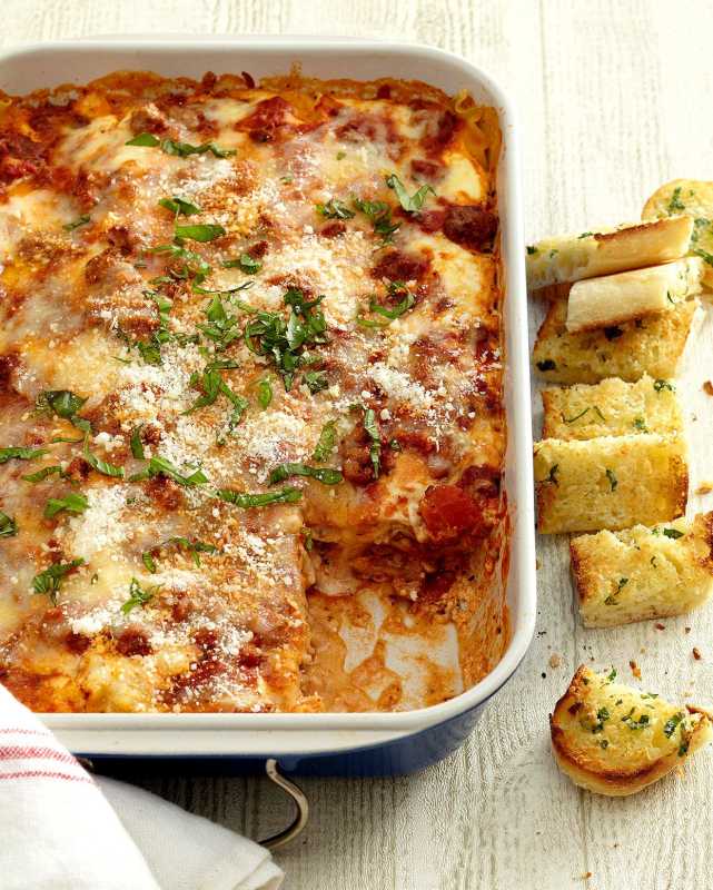 Lasagna vs. Lasagne: Hiniling namin sa isang Eksperto na Ipaliwanag ang mga Spelling