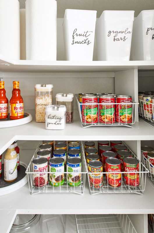 Paano Mag-ayos ng mga Canned Goods sa Cabinets, Pantry, at Higit Pa