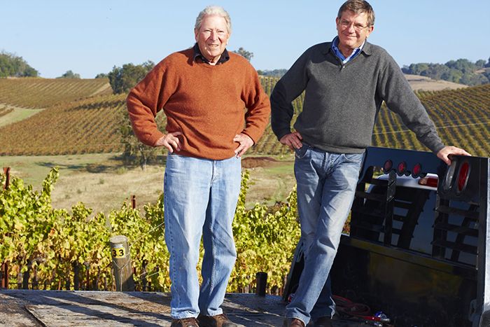 रॉबर्ट हास, तबलास क्रीक वाइनयार्ड के संस्थापक और साथी, 90 पर मर जाते हैं