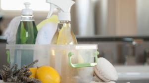 Corbis-42-22231610_household-cleaning-supplies-lemons_s4x3