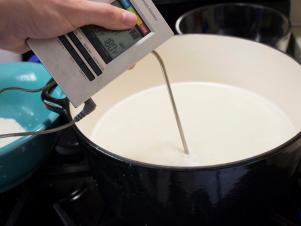 Comment faire de la mozzarella fraîche