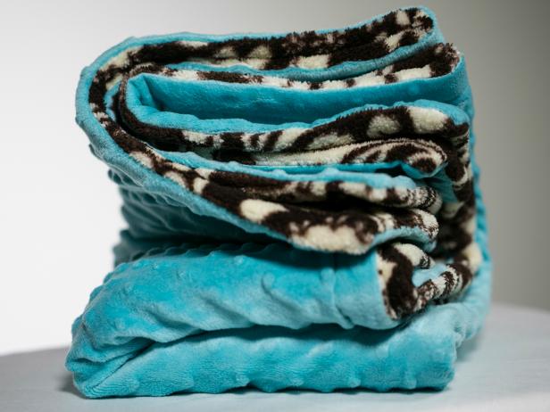 Original_Blue-Baby-Blanket-complete-folded_h
