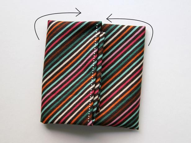 CI-Jess-Abbott_bow-вратовръзка-тиранти-onesie-bowtie-fabric-sew-fold11_h