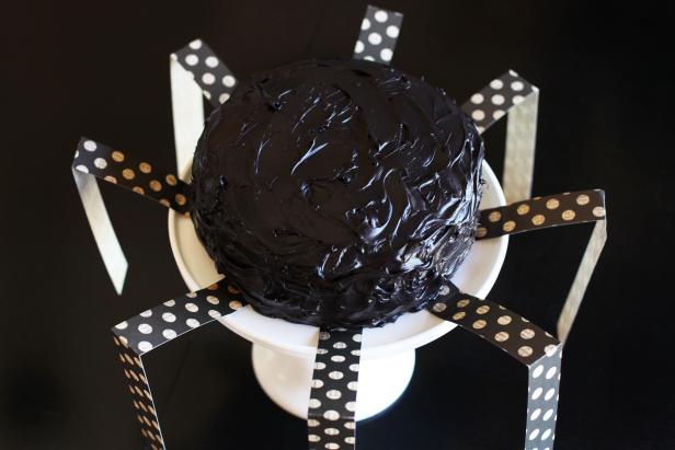 CI-Vicki-Linn-Photography_Spider-Cake-frosted-step5_s4x3