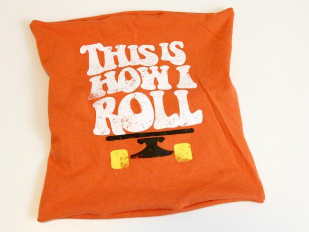 CI-Jess-Abbott_Pillows-made-from-T-shirts-right-side-outt-step5_4x3