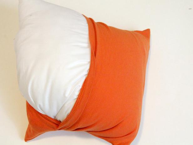 CI-Jess-Abbott_Pillows-made-from-T-shirts-add-stuffing-step6_4x3