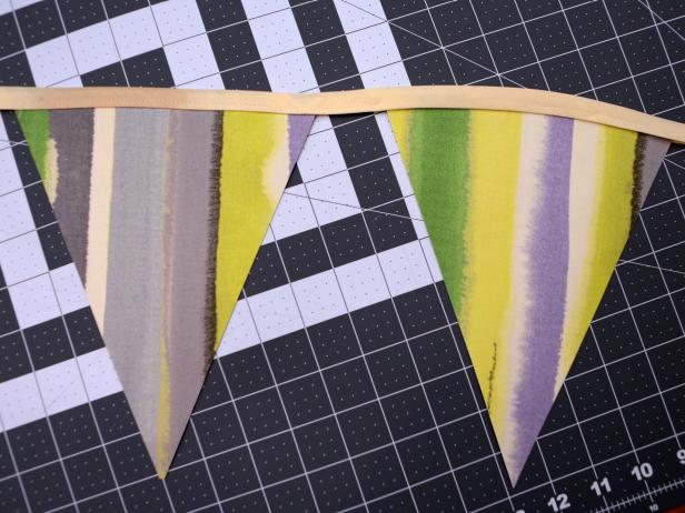 Original-617Media_two-side-fabric-bunting-step7_h