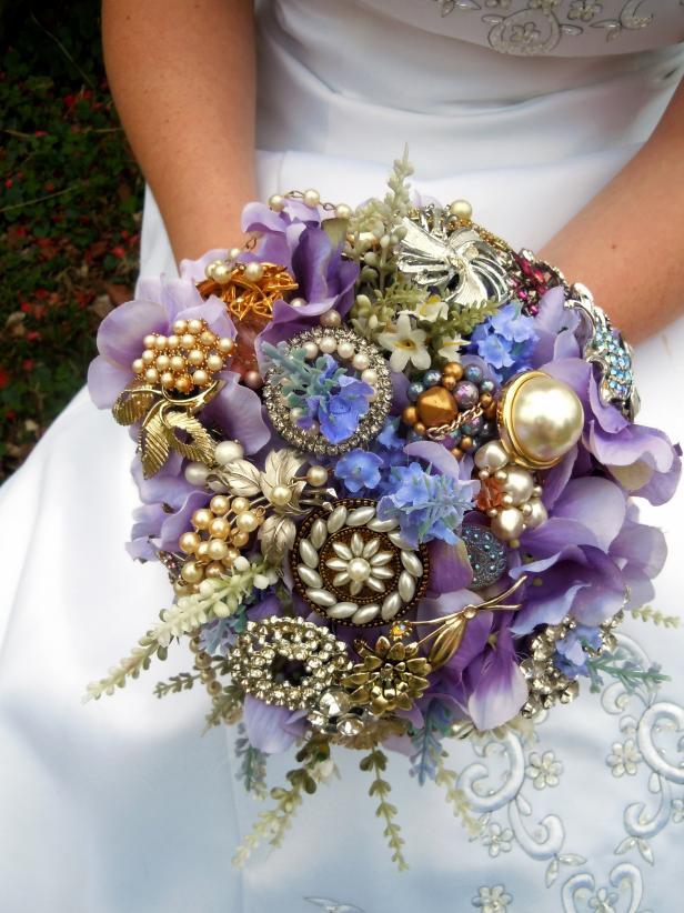 CI-Sarah-Brobst_wedding-bouquet-made-from-jewelry_v