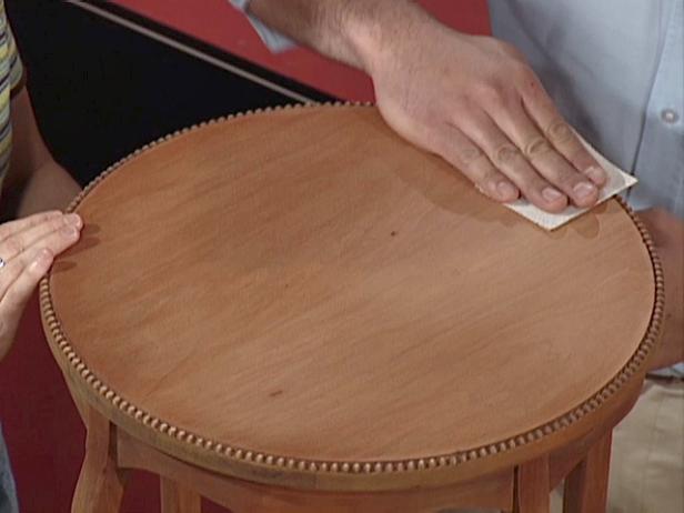 Cómo teñir muebles de madera
