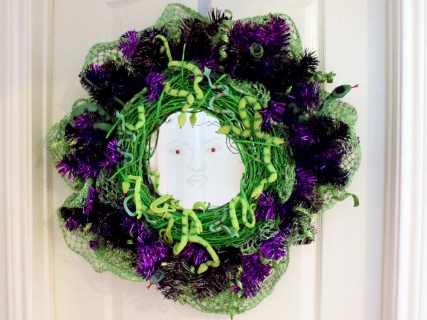 Cara Membuat Karangan Bunga Halloween Medusa