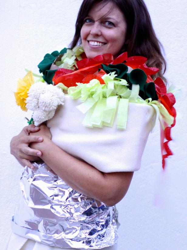 Hvordan lage en Burrito Halloween-kostyme