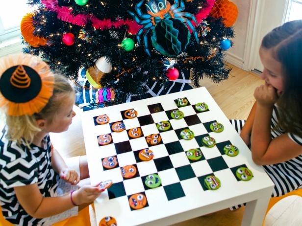 Ikea Hack: Cómo convertir una mesa de falta en una mesa de juegos para niños