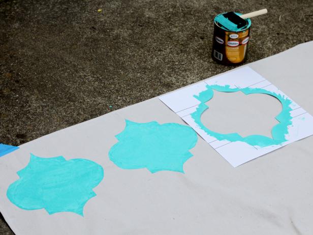 CI_Carla-Wiking_Canvas-Drop-Cloth-Painted-Patio-Rug-paint-first-row-step3_h