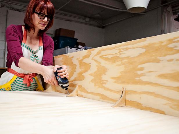 CI-Cole-Collective_build-headboard-frame-attach-wings-to-headboard-with-parentes9_h