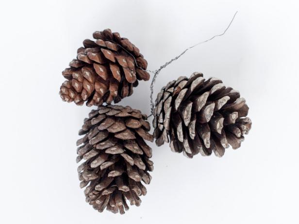 Original-TomKat_Christmas-pine-cone-galeri-step3_h