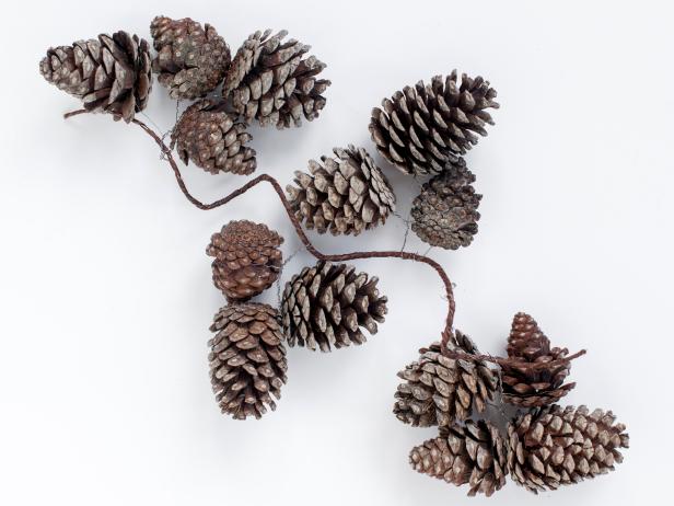 Orihinal-TomKat_Christmas-pine-cone-gallery-step4_h