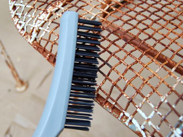 Original-Painted-Metal-Chair_brushing-off-rust_s4x3