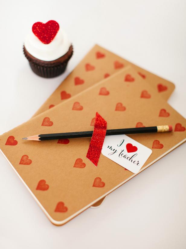 Hoe maak je een valentijnsdagboek voor leraren