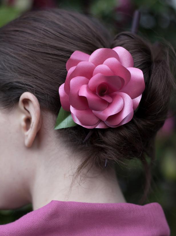 CI-Lia-Grffin_Paper-roses-pink-hair-piece_3x4