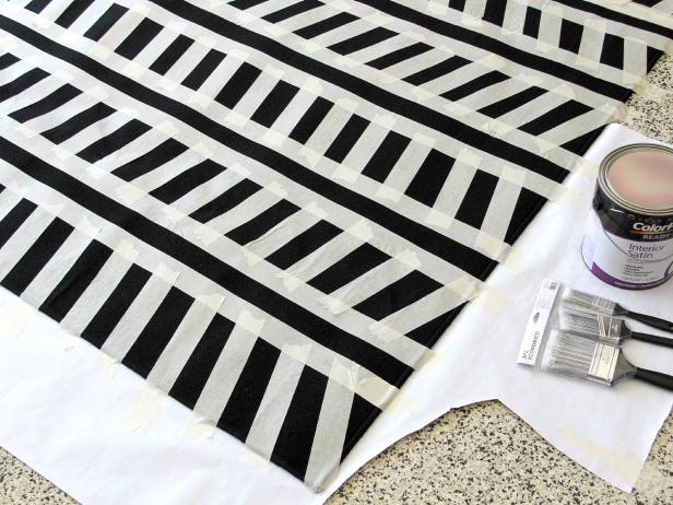سی آئی-جیس-ایبٹ_پینٹڈ - قالین-سیاہ اور سفید رنگ-قالین۔
