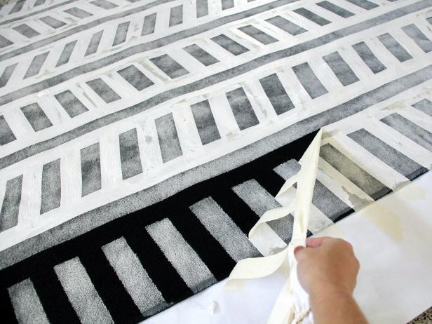 CI-Jess-Abbott_Painted-Rug-Black-and-White-remove-tape-step5_h