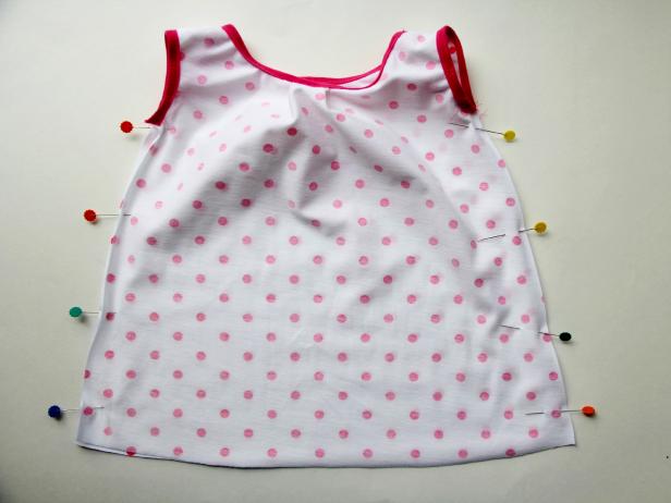 CI-Jess-Abbott_baby-dress-pin-the-side-together13_h